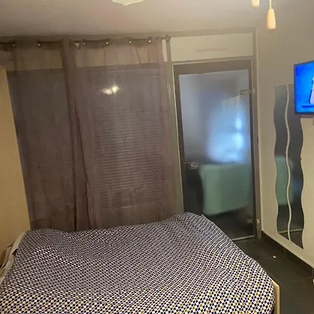 Location Studio + Loggia Le Cap D'agde 6 Personnes آجد